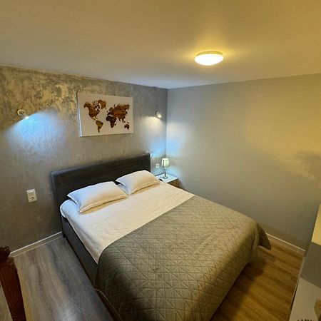 City Center Apartman Satu Mare Eksteriør bilde